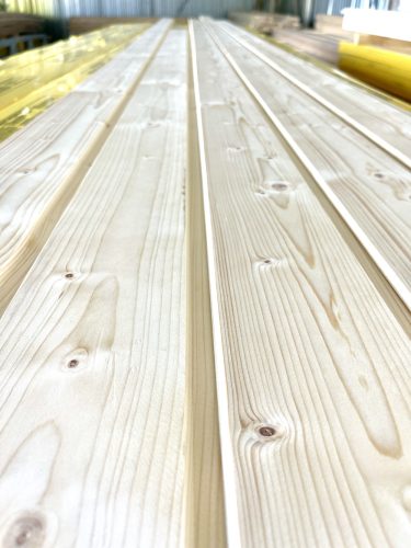 14x120 Lucfenyő lambéria, B minőség (hossztoldós)