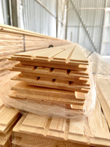 15x120 Borovi fenyő A/B minőségű lambéria (Hossztoldós)