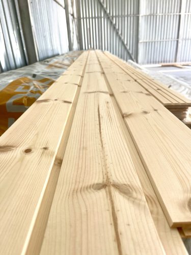 15x120 Borovi fenyő A/B minőségű lambéria (Hossztoldós)